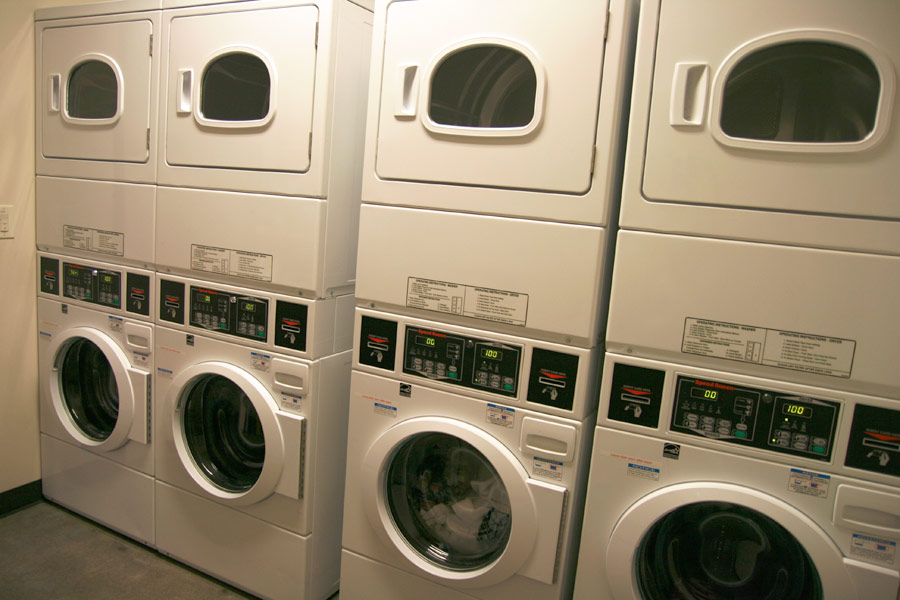 Image 10: Laundry Room