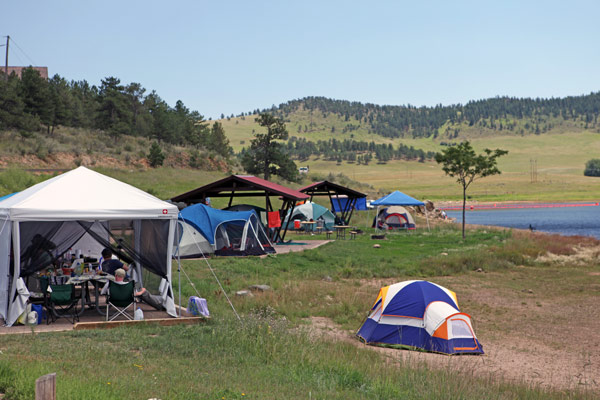 Image 9: Pinewood camping