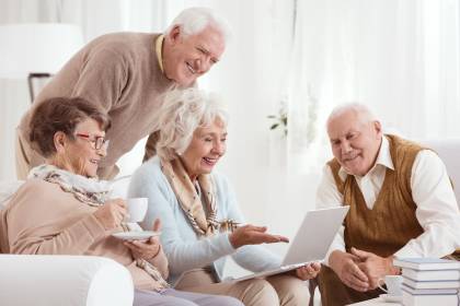 Enlace de servicios para adultos y personas mayores