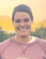 portrain of Lauren SinClair